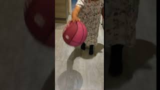 Choisir Ballon de Basketball enfant Tarmak 300 taille 5 rose [upl. by Ahsa830]