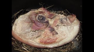 Recette de rouelle de porc au foin en cocotte lutée [upl. by Ahseenyt]